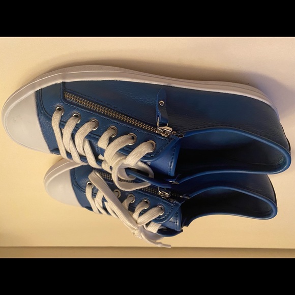 COACH EMPIRE ZIPPERED SNEAKERS ROYAL BLUE SIZE 8.5 EXCELLENT CONDITION - Picture 4 of 11